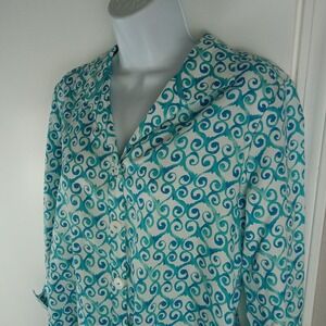 Foxcroft Shirt Womens 10 Blue White Swirl Print Wrinkle Free Cotton Button‎ Up